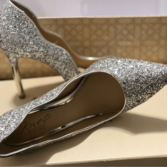 Jewel Badgley Mischka® Riley II Pumps (Women’s US 6M, Silver/Glitter) - Picture 5 of 6